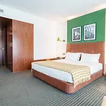- Hotel, Termas & ホテル モンテ・レアル