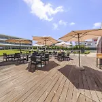 - Hotel, Termas & Hotel
