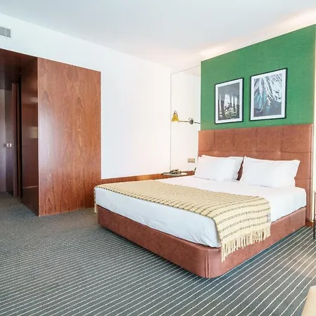 - Hotel, Termas & فندق مونتي ريال