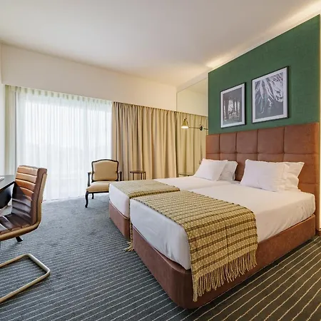 - Hotel, Termas &