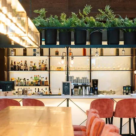 - Hotel, Termas & 4* 蒙特里尔