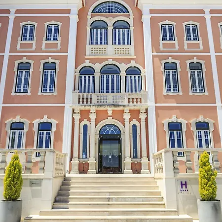 ホテル - Hotel, Termas & モンテ・レアル