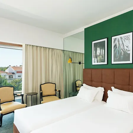 - Hotel, Termas & مونتي ريال