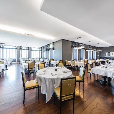 - Hotel, Termas & 4* Monte Real