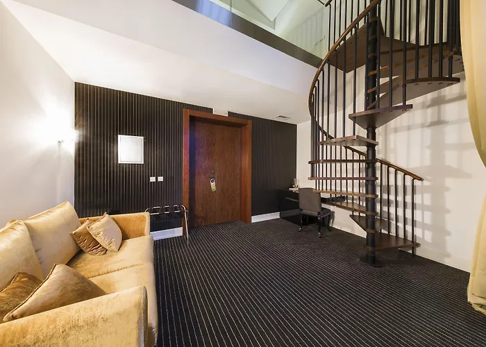 - Hotel, Termas & 4* モンテ・レアル