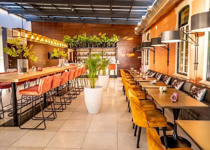 - Hotel, Termas & 4* 蒙特里尔